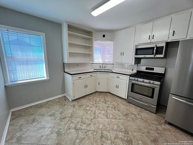 816 SHADWELL DR, San Antonio, TX 78228