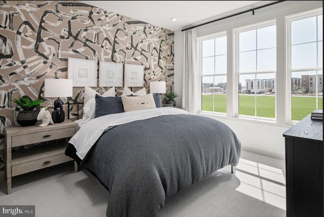 22103 MIDMOORE DR, Ashburn, VA 20148