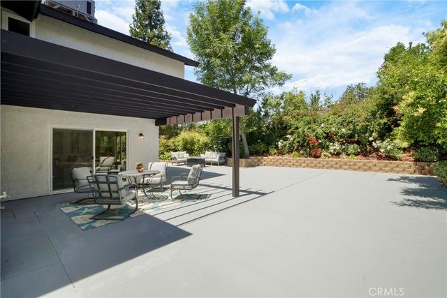 27311 Country Glen, Agoura Hills, CA 91301