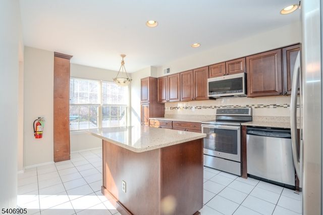 179 Salem Rd, North Brunswick Twp., NJ 08902