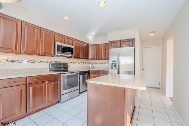 179 Salem Rd, North Brunswick Twp., NJ 08902