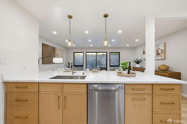 1998 14th Avenue, San Francisco, CA 94116