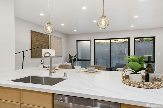 1998 14th Avenue, San Francisco, CA 94116