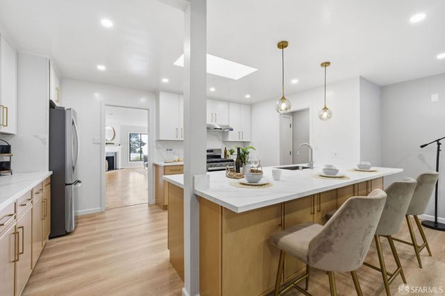 1998 14th Avenue, San Francisco, CA 94116