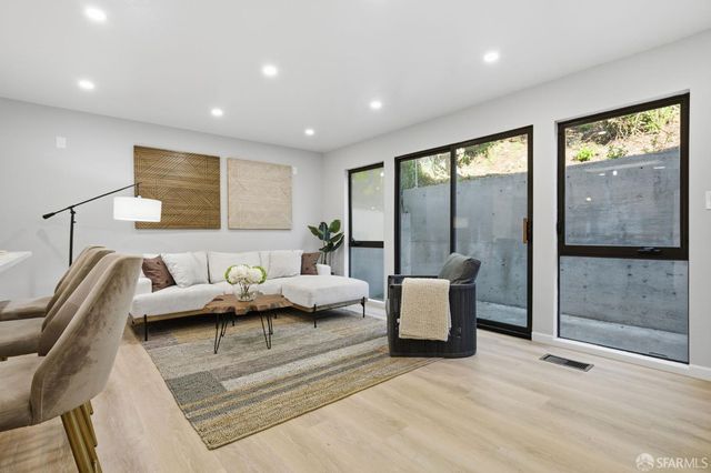 1998 14th Avenue, San Francisco, CA 94116