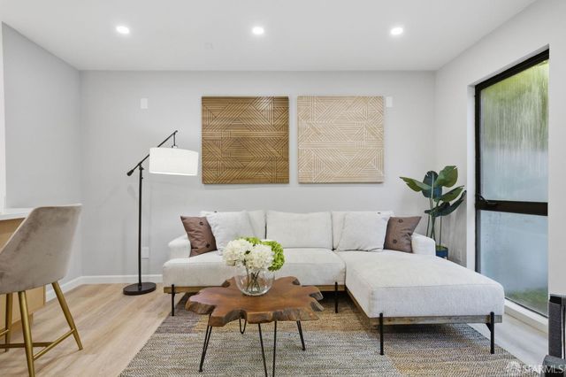 1998 14th Avenue, San Francisco, CA 94116