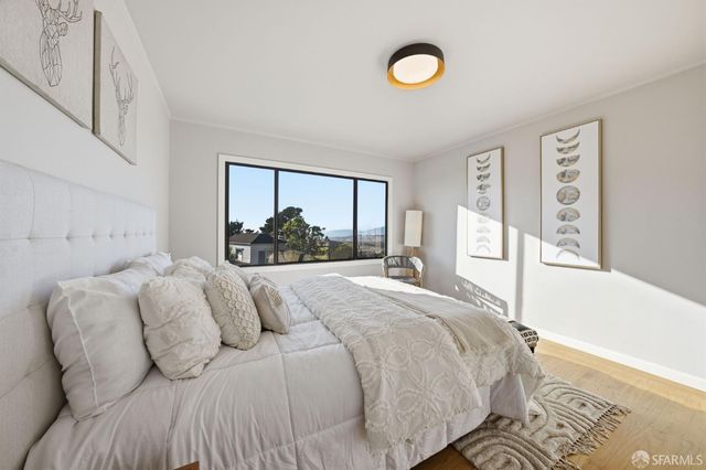 1998 14th Avenue, San Francisco, CA 94116