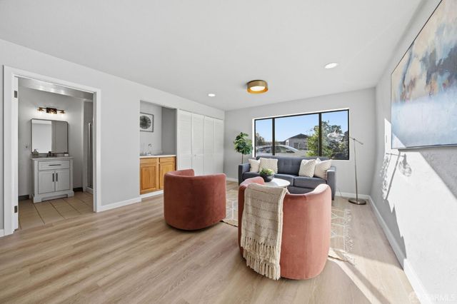 1998 14th Avenue, San Francisco, CA 94116