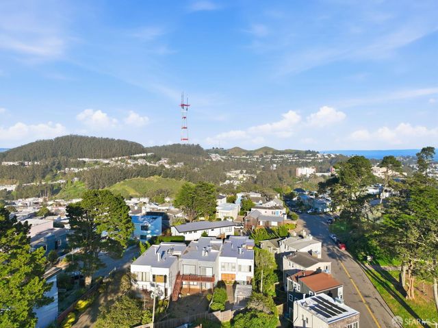 1998 14th Avenue, San Francisco, CA 94116