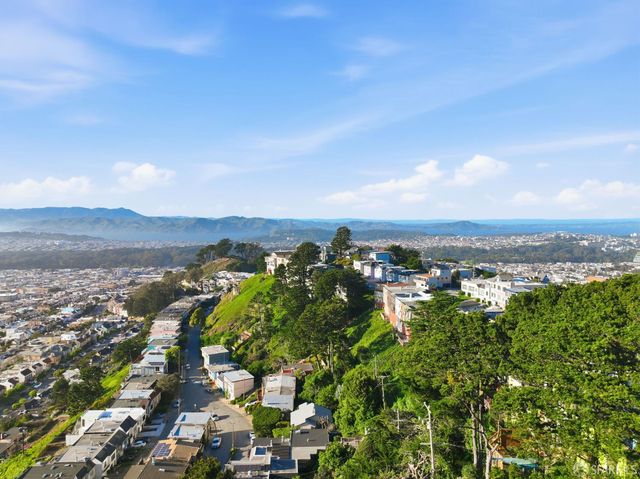 1998 14th Avenue, San Francisco, CA 94116