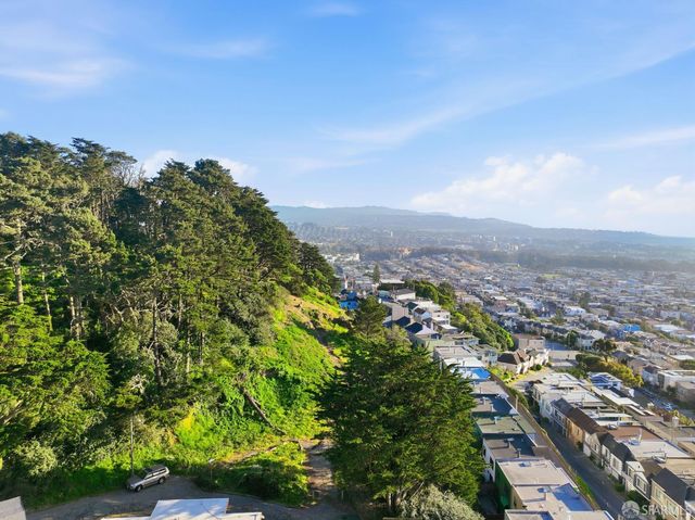 1998 14th Avenue, San Francisco, CA 94116