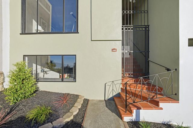 1998 14th Avenue, San Francisco, CA 94116