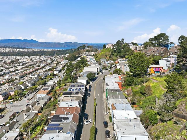 1998 14th Avenue, San Francisco, CA 94116