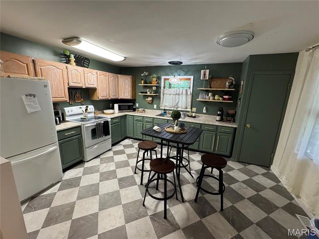 8849 Possum Hollow, French Village, MO 63036