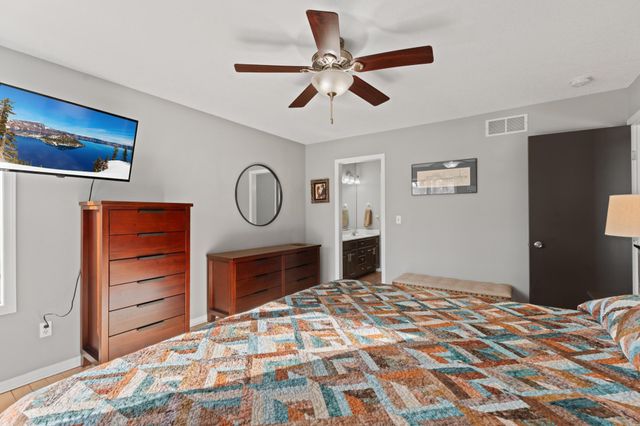 1120 Glendale Hills Drive NE, Rochester, MN 55906