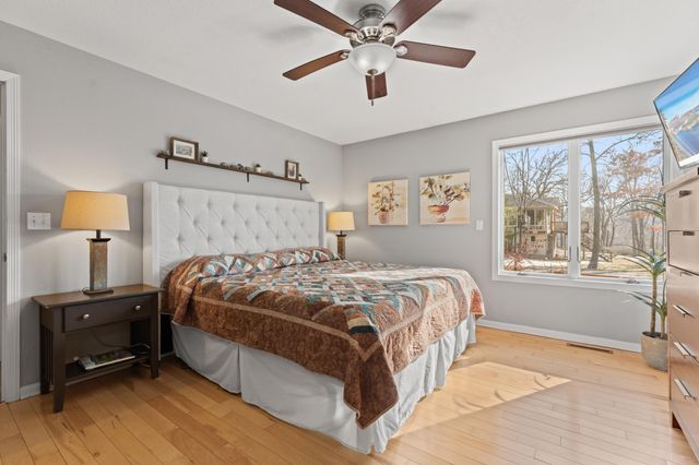 1120 Glendale Hills Drive NE, Rochester, MN 55906