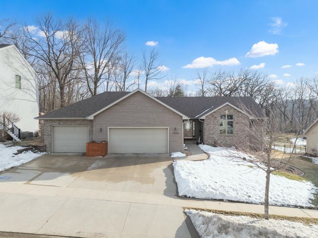 1120 Glendale Hills Drive NE, Rochester, MN 55906