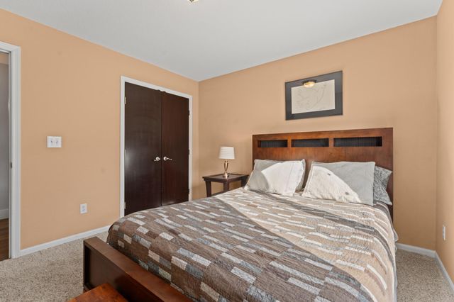 1120 Glendale Hills Drive NE, Rochester, MN 55906