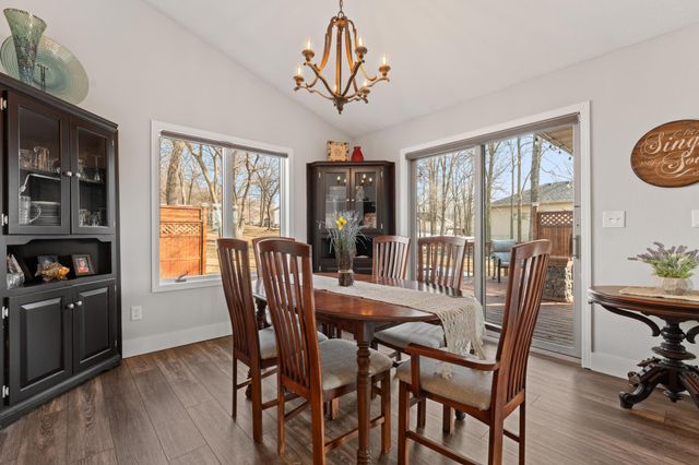 1120 Glendale Hills Drive NE, Rochester, MN 55906