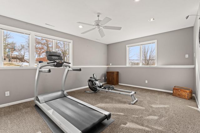 1120 Glendale Hills Drive NE, Rochester, MN 55906