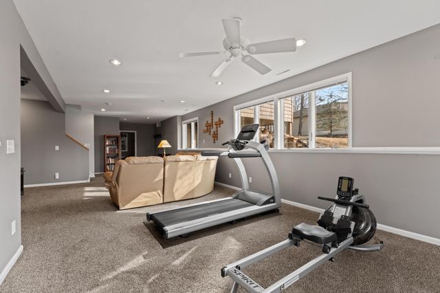 1120 Glendale Hills Drive NE, Rochester, MN 55906