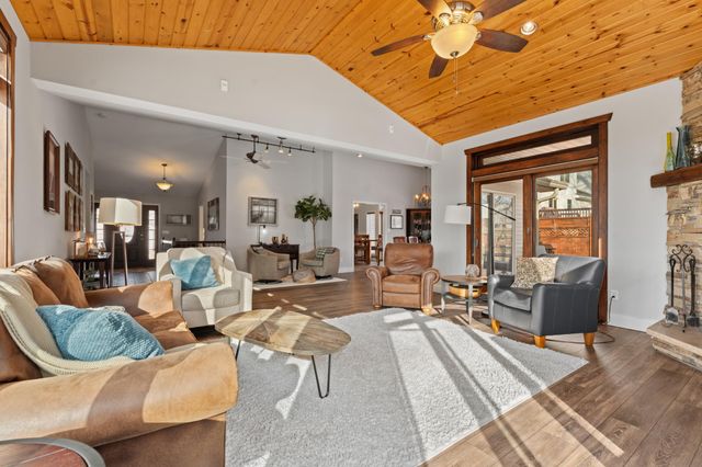 1120 Glendale Hills Drive NE, Rochester, MN 55906