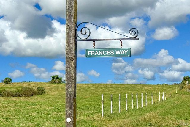 100 Frances Way, Petaluma, CA 94954