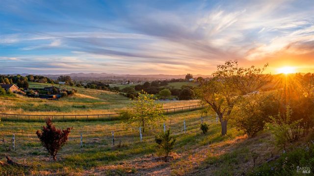 100 Frances Way, Petaluma, CA 94954