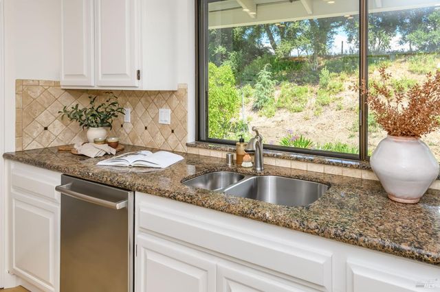 100 Frances Way, Petaluma, CA 94954