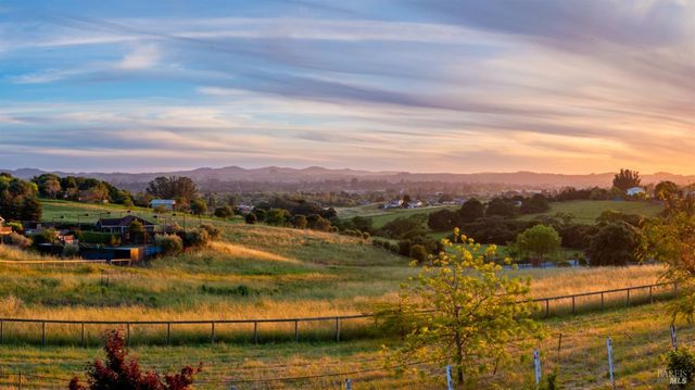 100 Frances Way, Petaluma, CA 94954