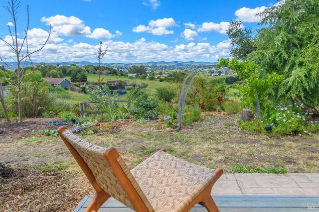 100 Frances Way, Petaluma, CA 94954