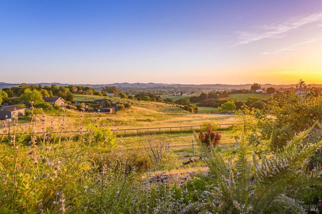 100 Frances Way, Petaluma, CA 94954