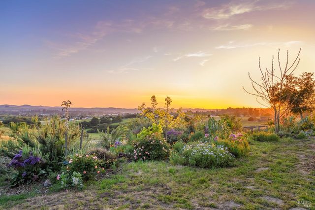 100 Frances Way, Petaluma, CA 94954