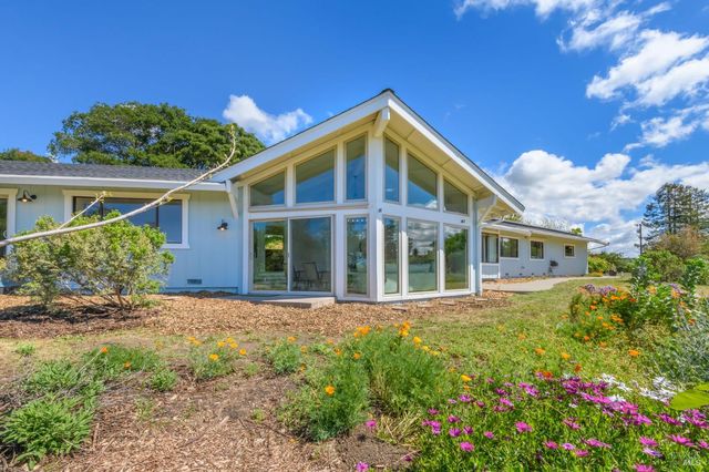 100 Frances Way, Petaluma, CA 94954