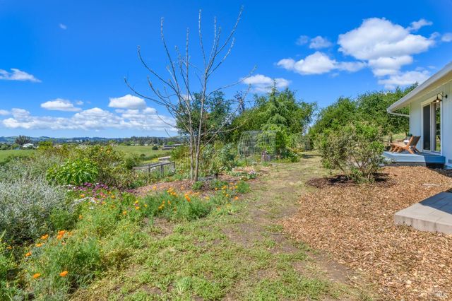 100 Frances Way, Petaluma, CA 94954