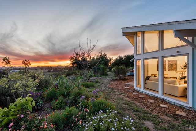 100 Frances Way, Petaluma, CA 94954