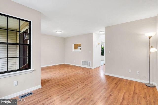 2004 MEADOWLANDS CT, Toms River, NJ 08755