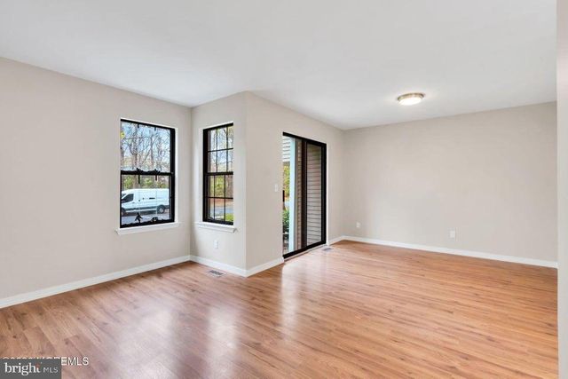 2004 MEADOWLANDS CT, Toms River, NJ 08755