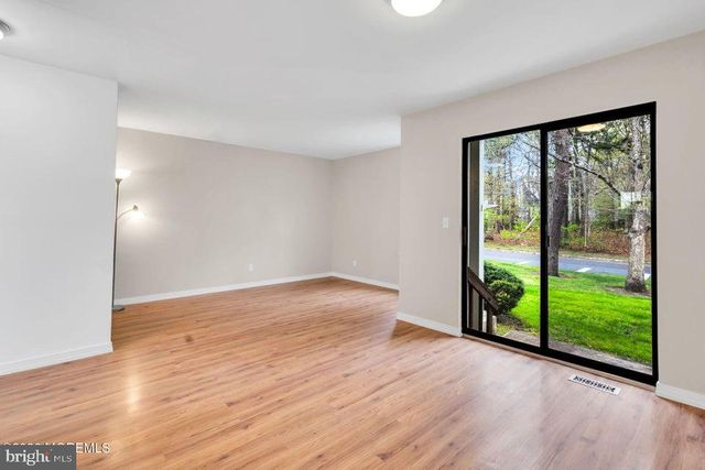 2004 MEADOWLANDS CT, Toms River, NJ 08755