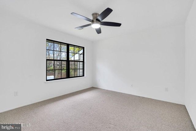 2004 MEADOWLANDS CT, Toms River, NJ 08755