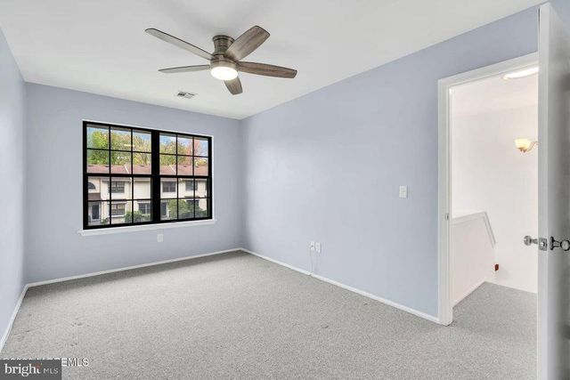 2004 MEADOWLANDS CT, Toms River, NJ 08755