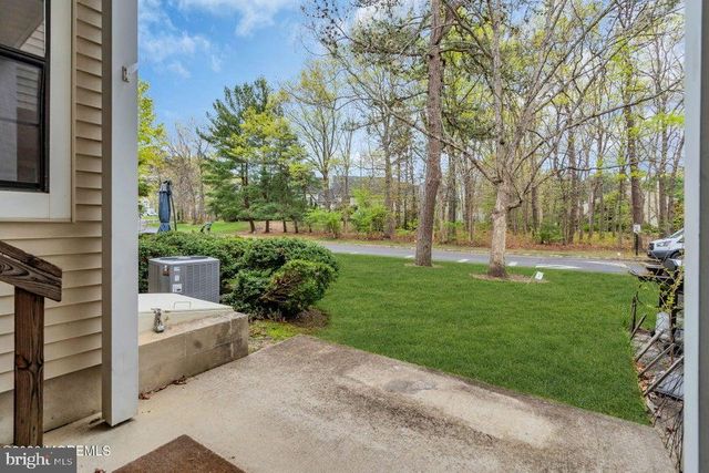 2004 MEADOWLANDS CT, Toms River, NJ 08755