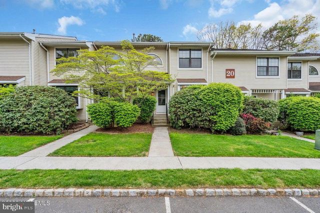 2004 MEADOWLANDS CT, Toms River, NJ 08755
