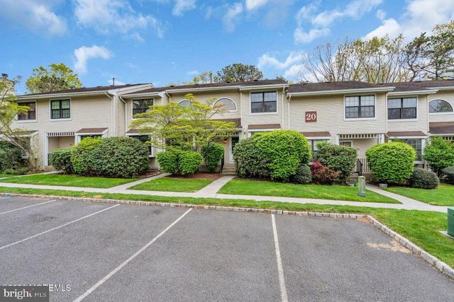 2004 MEADOWLANDS CT, Toms River, NJ 08755