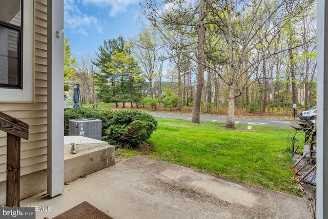 2004 MEADOWLANDS CT, Toms River, NJ 08755