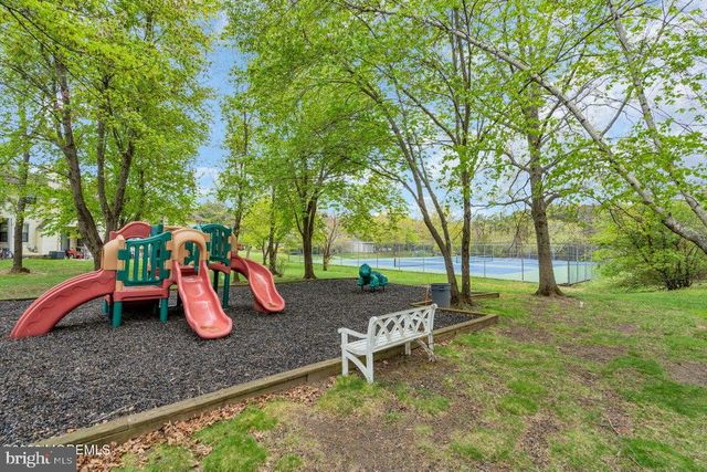 2004 MEADOWLANDS CT, Toms River, NJ 08755