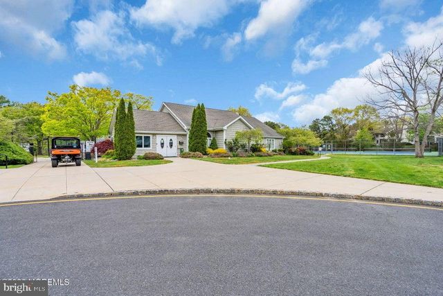 2004 MEADOWLANDS CT, Toms River, NJ 08755