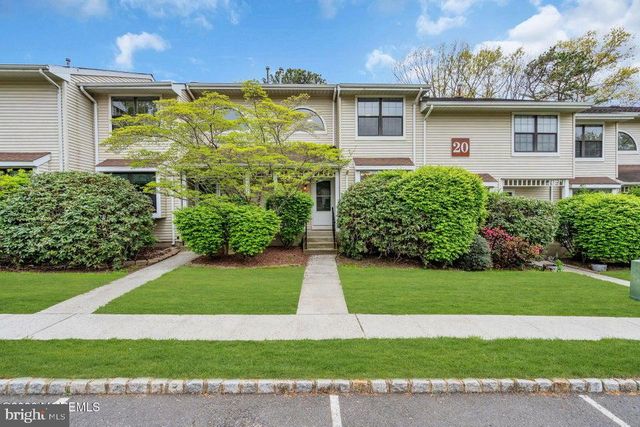 2004 MEADOWLANDS CT, Toms River, NJ 08755