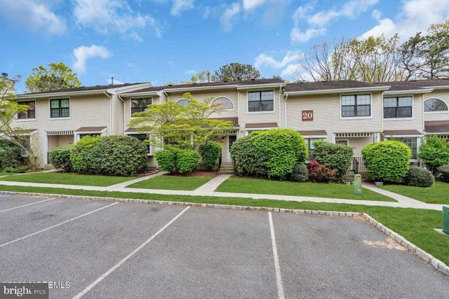 2004 MEADOWLANDS CT, Toms River, NJ 08755