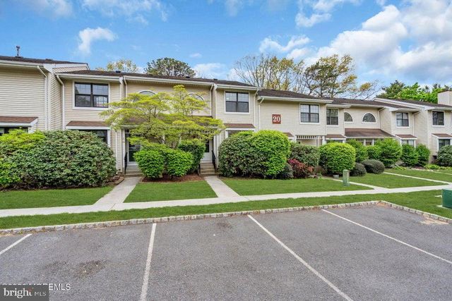2004 MEADOWLANDS CT, Toms River, NJ 08755
